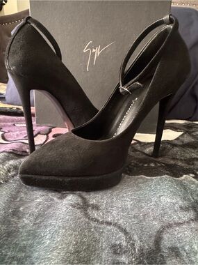 Giuseppe Zanotti Black Suede Platform w/ ankle strap Stiletto Heels